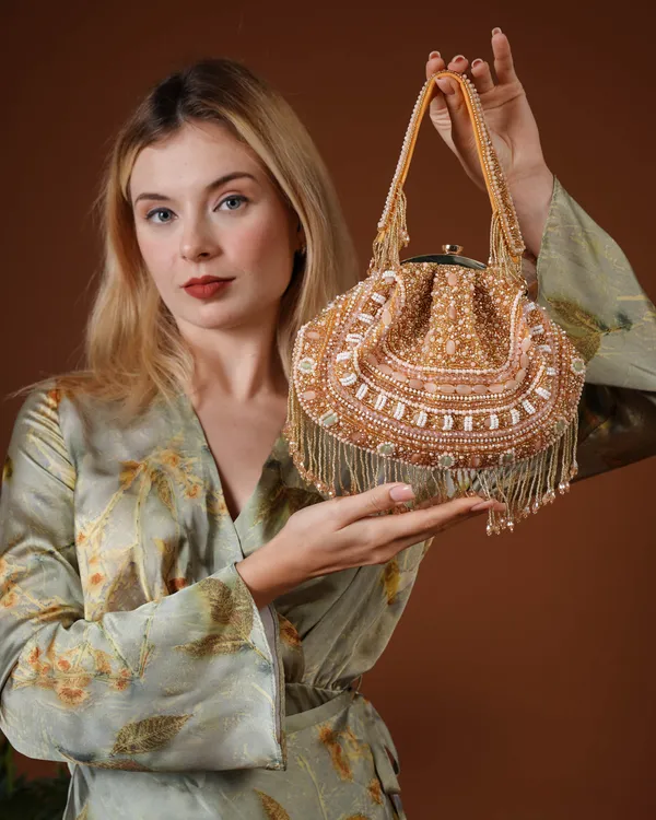 Golden_Beaded_Handbag_with_Fringe_Detailing